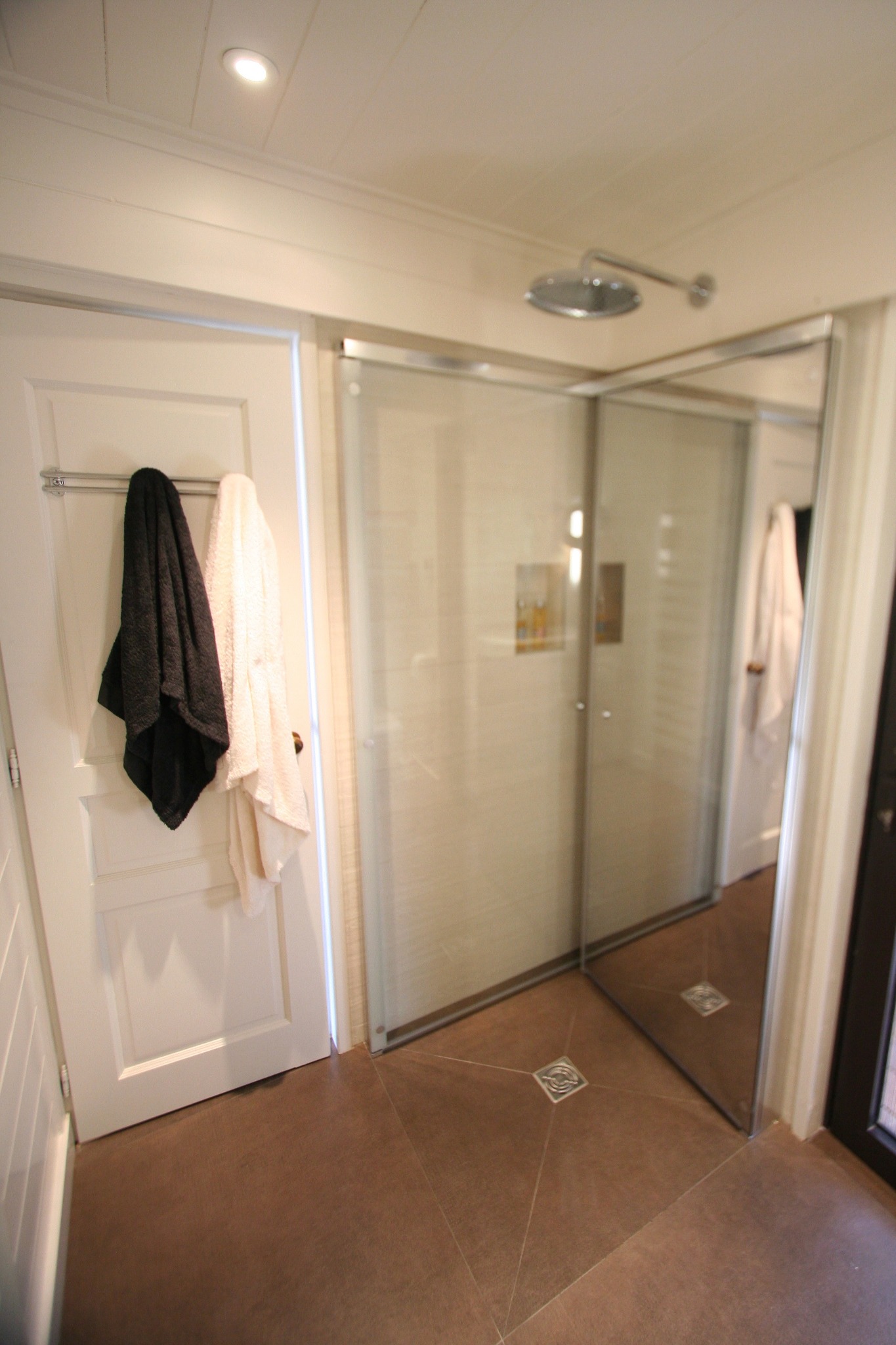 La grande douche intérieure de La Cana